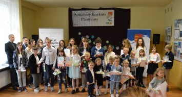 Uroczyste wręczenie nagród i otwarcie wystawy XIII Powiatowego Konkursu Plastycznego