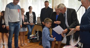 Wręczenie nagród XII Powiatowego Konkursu Plastycznego pn. "Nasz chleb powszedni"