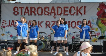 Zespoły taneczne z PMDK na Starosądeckim Jarmarku Rzemiosła